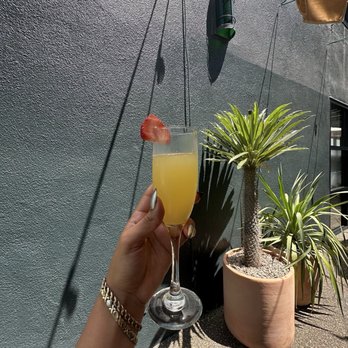Blue Daisy Melrose - Bottomless Mimosa - Breakfast & Brunch Near Me - Los Angeles, California Blue Daisy Melrose - Bottomless Mimosa - Breakfast & Brunch Near Me - Los Angeles, California