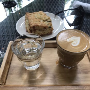Behind The Bookstore - Coffee & Tea Near Me - Edgartown, Massachusetts