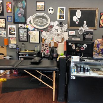 Memento Ink Tattoo Parlor - Inside - Tattoo Near Me - Springfield, Oregon