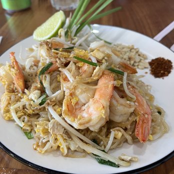 Plern Thai Cafe - Pad Thai - Thai Near Me - Lake Forest, California Plern Thai Cafe - Pad Thai - Thai Near Me - Lake Forest, California