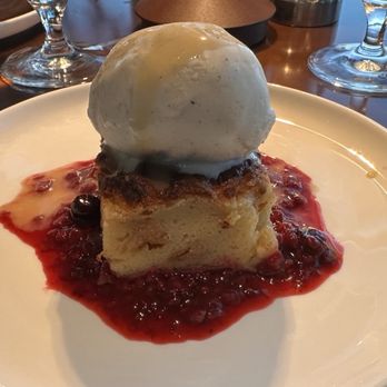 Pacific's Edge Restaurant - Bread putting - Seafood Near Me - Carmel, California