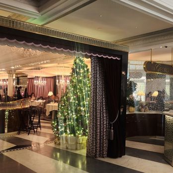 Georgian Restaurant - The Georgian Entrance - Breakfast & Brunch Near Me - London, XGL Georgian Restaurant - The Georgian Entrance - Breakfast & Brunch Near Me - London, XGL