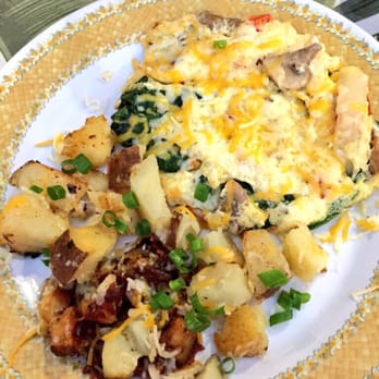 808 Grindz Cafe - Veggie delight with potatoes - Cafes Near Me - Lahaina, Hawaii