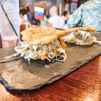 Los Chamos Clt - PATACON - Venezuelan Near Me - Charlotte, North Carolina