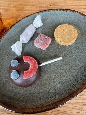 Comedor Nishi by null