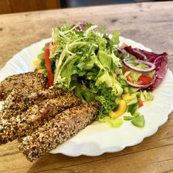 Apfelwein Wagner - Blattsalate mit gegrillten Thunfischstreifen