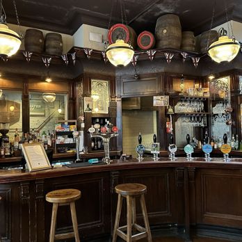 Buckingham Arms - Beautiful bar. - Pubs Near Me - Westminster, XGL Buckingham Arms - Beautiful bar. - Pubs Near Me - Westminster, XGL