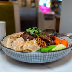Dry noodles, beef brisket wonton $14