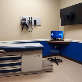 AdventHealth Centra Care Shawnee - Exam room. - Urgent Care Near Me - Shawnee, Kansas AdventHealth Centra Care Shawnee - Exam room. - Urgent Care Near Me - Shawnee, Kansas