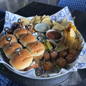 Topgolf - Sports Bars Near Me - Woodbury, Minnesota