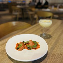 Apolonia - Salmon crudo