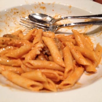 Tomatina - Custom made penne in creamy tomato sauce with sautéed mushrooms... Delicious .... Especially recommended for vegetarians. - Italian Near Me - San Jose, California