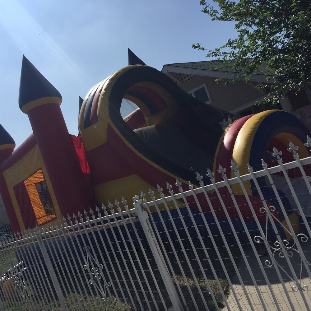 Castle slide combo by far was one of the best jumpers , was not only a statement by my daughters but everyone at the party Castle slide combo by far was one of the best jumpers , was not only a statement by my daughters but everyone at the party