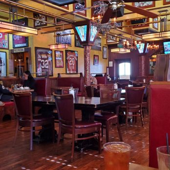 Laurenzo's Restaurant - Seating area - Steakhouses Near Me - Houston, Texas Laurenzo's Restaurant - Seating area - Steakhouses Near Me - Houston, Texas