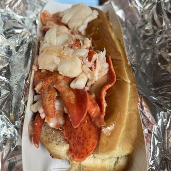 James Hook & Co - Up close and personal warm lobster roll @veefoodlife - Seafood Near Me - Boston, Massachusetts