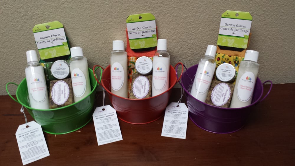 Debbi's Aromatherapy Logo