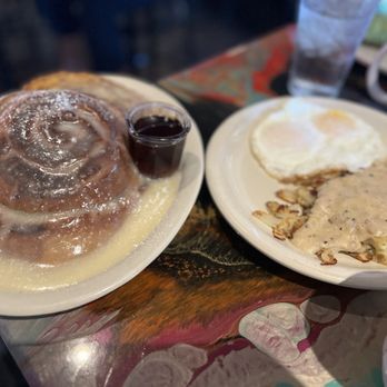 Brunch Snob - Big Ass Cinnamon Roll French Toast - Breakfast & Brunch Near Me - Phoenix, Arizona