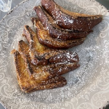 Mal's Kitchen - French toast - Breakfast & Brunch Near Me - Abington, Massachusetts Mal's Kitchen - French toast - Breakfast & Brunch Near Me - Abington, Massachusetts