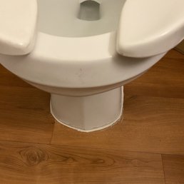 Dirty dirty toilet