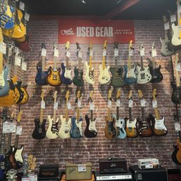 Used guitar section Used guitar section