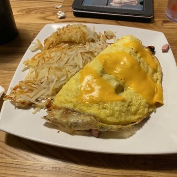 Darbi's Cafe - Ham and cheese omelette with hash browns - American Near Me - Pinetop, Arizona