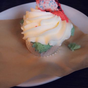 Tavern Six - Raspberry cupcake - Bars Near Me - Kirtland, Ohio Tavern Six - Raspberry cupcake - Bars Near Me - Kirtland, Ohio