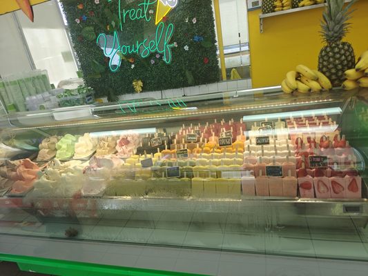 Mateo's Ice Cream & Fruit Bars by null
