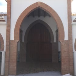 Mezquita de Rosales - Puerta de acceso a la sala de oración desde el patio