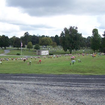Reidlawn Cemetery - Reidlawn in the summer - Funeral Services & Cemeteries Near Me - Reidsville, North Carolina Reidlawn Cemetery - Reidlawn in the summer - Funeral Services & Cemeteries Near Me - Reidsville, North Carolina