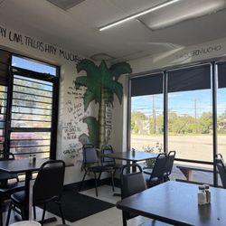 Taqueria Tío Nacho - Fun decor