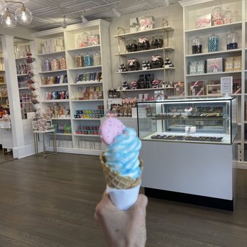 Mocatinas - Desserts Near Me - Leesburg, Virginia