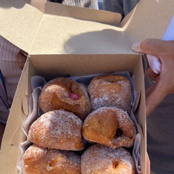Leonard's Bakery - Box of filled malasadas - Bakeries Near Me - Honolulu, Hawaii Leonard's Bakery - Box of filled malasadas - Bakeries Near Me - Honolulu, Hawaii