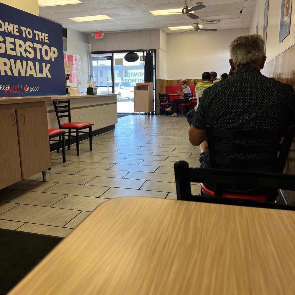 Inside seating order at the counter Inside seating order at the counter