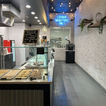 The Baked Bear - Inside - Ice Cream & Frozen Yogurt Near Me - Encinitas, California