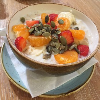 Wondertree - Porridge with fruits and nuts. - Cafes Near Me - Gt Lon, XGL