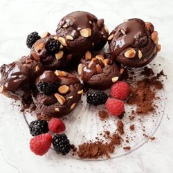 Chef Aviv Moshe - Chocolate lava cake