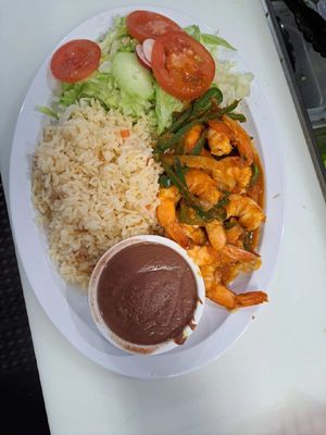 Las Pavas Restaurant y Pupuseria by null