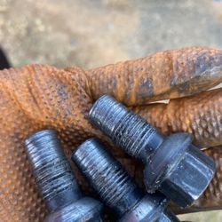 All five of my bolts came off, I was only able to capture three of them