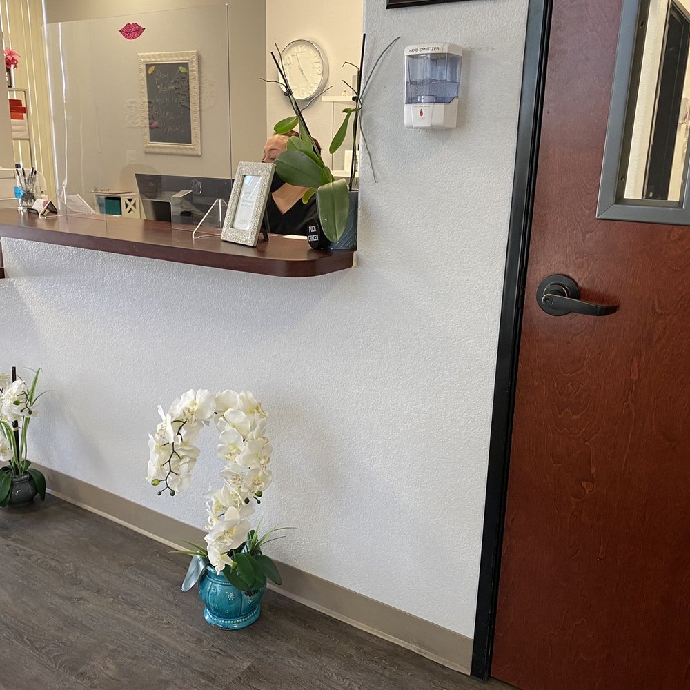 Haydee Docasar, MD - WCE Specialty - Reception desk and door to patient exam rooms - Weight Loss Centers Near Me - Las Vegas, Nevada Haydee Docasar, MD - WCE Specialty - Reception desk and door to patient exam rooms - Weight Loss Centers Near Me - Las Vegas, Nevada