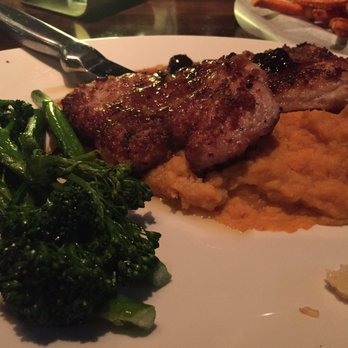 Yard House - Chicken and mashed sweet potatoes and broccolini - Bars Near Me - Dedham, Massachusetts Yard House - Chicken and mashed sweet potatoes and broccolini - Bars Near Me - Dedham, Massachusetts