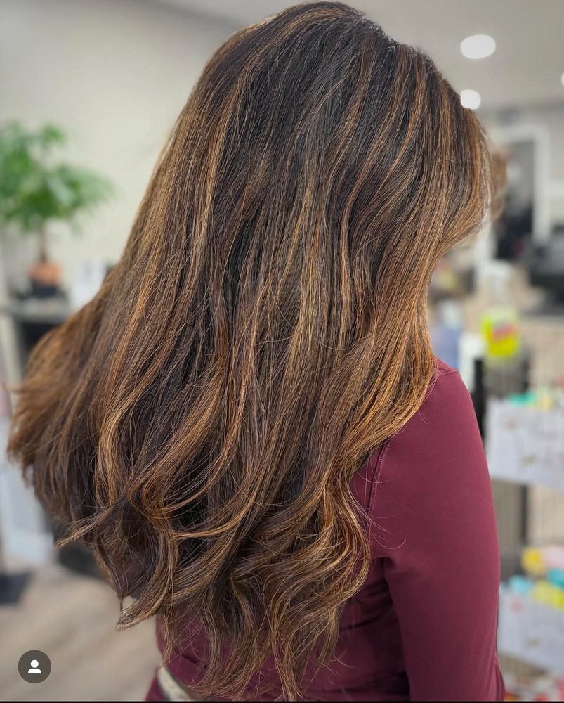 Southern Roots Hair Salon Image