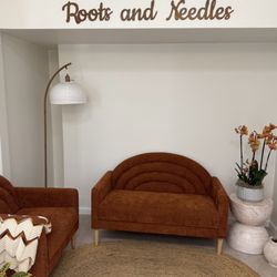 Roots and Needles - Photo of the Patient waiting room.