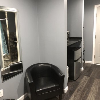 Rodeway Inn Waterford - New London - Hotels Near Me - Waterford, Connecticut