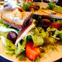 Bistro Burger - Salade de gésiers et ses toasts de foie gras.