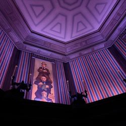 Haunted Mansion - Stretching room