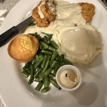 Mr V's Family Restaurant - Boneless fried chicken, green beans, mashed potatoes & gravy, corn muffin - Diners Near Me - Caldwell, Idaho