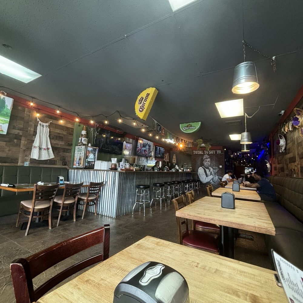 La Lupe Mexican Restaurant - Mexican Near Me - Pompano Beach, Florida