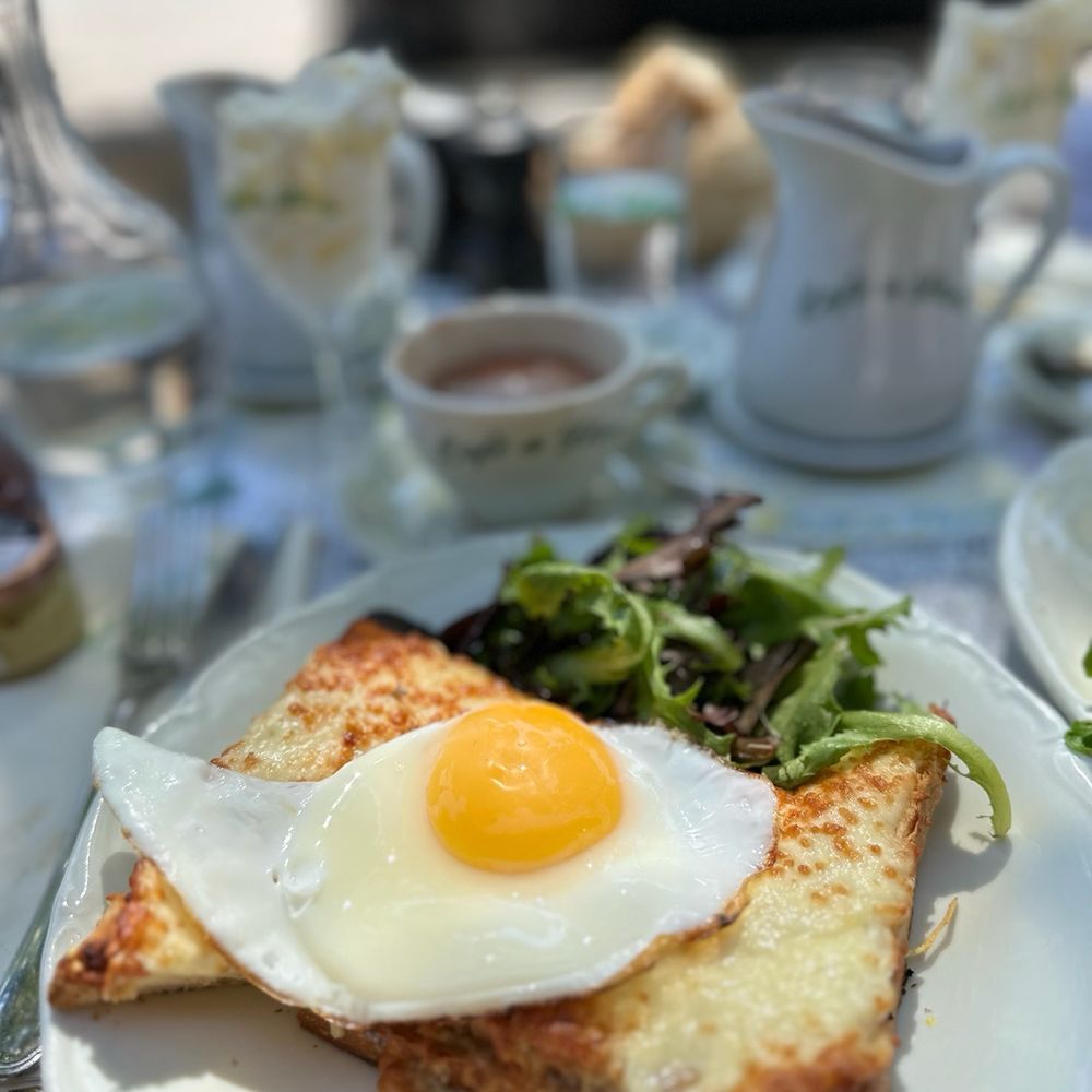 Café de Flore - Cafes Near Me - Paris, 75 Café de Flore - Cafes Near Me - Paris, 75