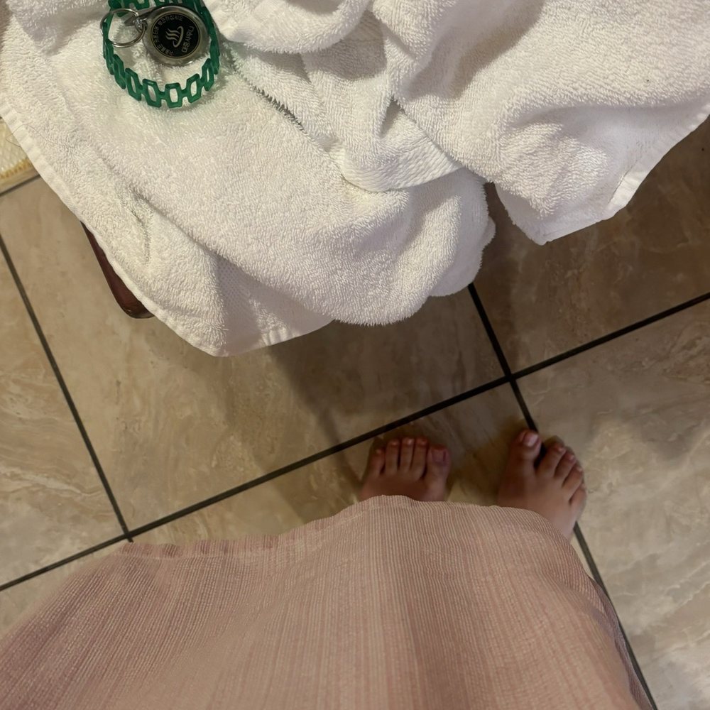 Here's the robe and two small towels they provide as well with your locker key. Here's the robe and two small towels they provide as well with your locker key.