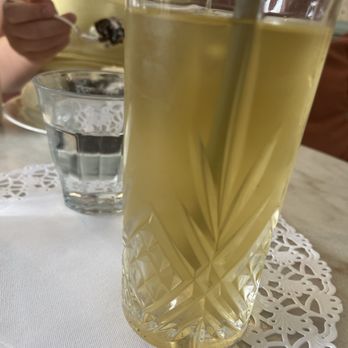 Le Bon Moment - Seasonal ice tea. Today orchard fruits. Yea please. - Tea Rooms Near Me - Chalon-sur-Saône, 71 Le Bon Moment - Seasonal ice tea. Today orchard fruits. Yea please. - Tea Rooms Near Me - Chalon-sur-Saône, 71